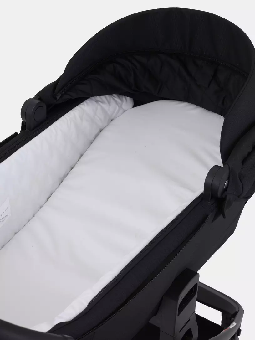 Коляска 3 в 1 Mowbaby Zoom Silver 2025 black