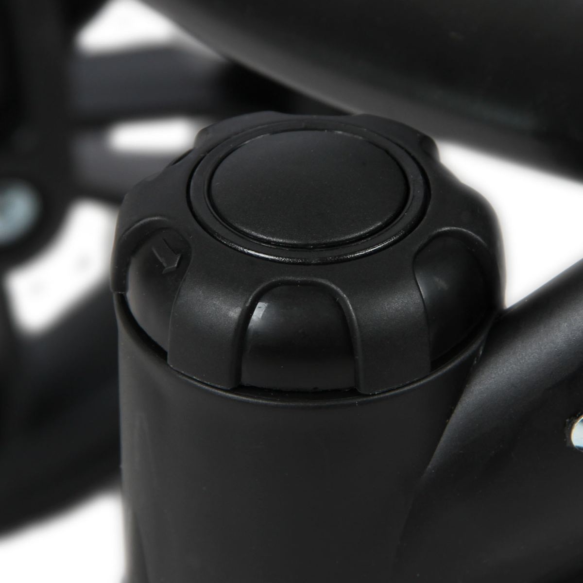 Коляска 2 в 1 Indigo MIO - Mi 02 (св.бежевая кожа+св.бежевый узор)